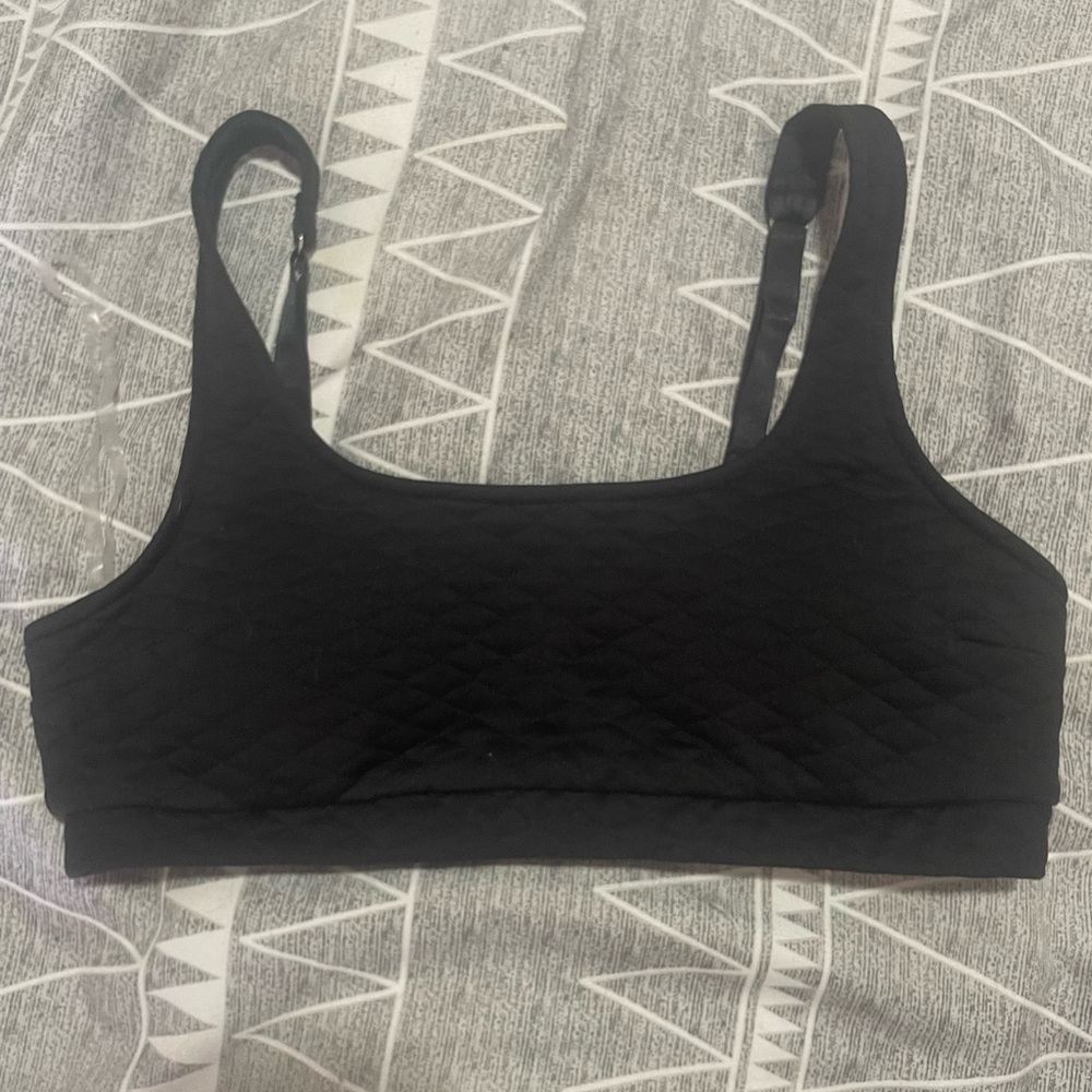 Cute black crop top!